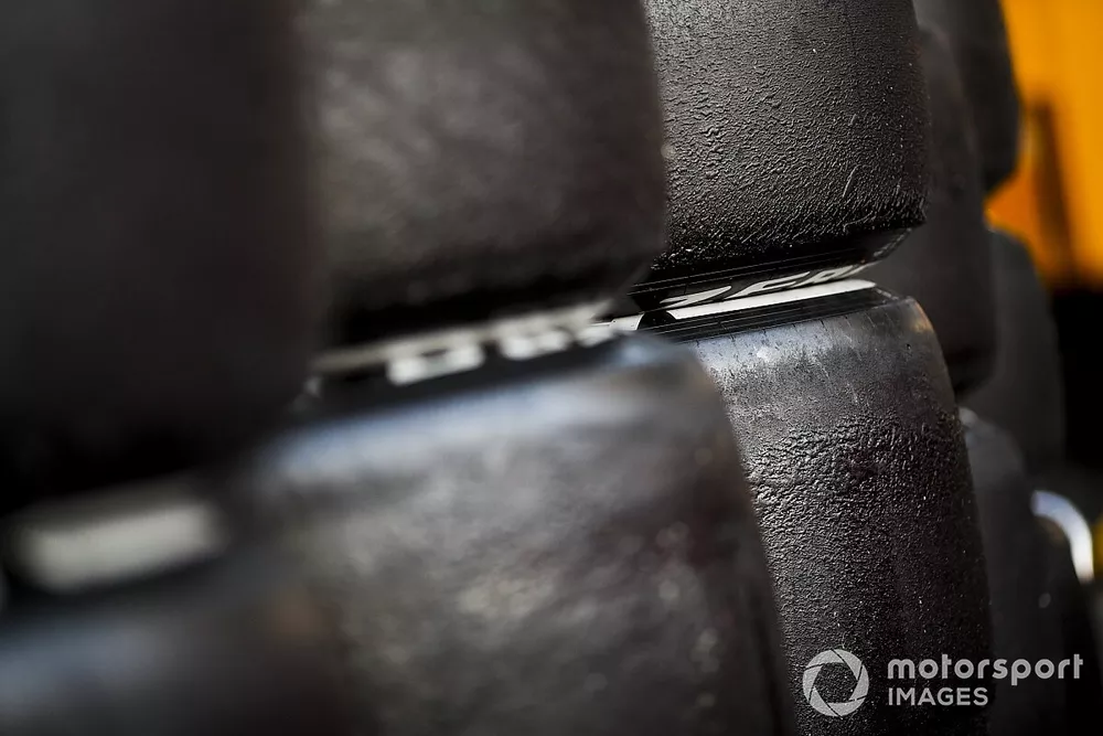 Pirelli banden