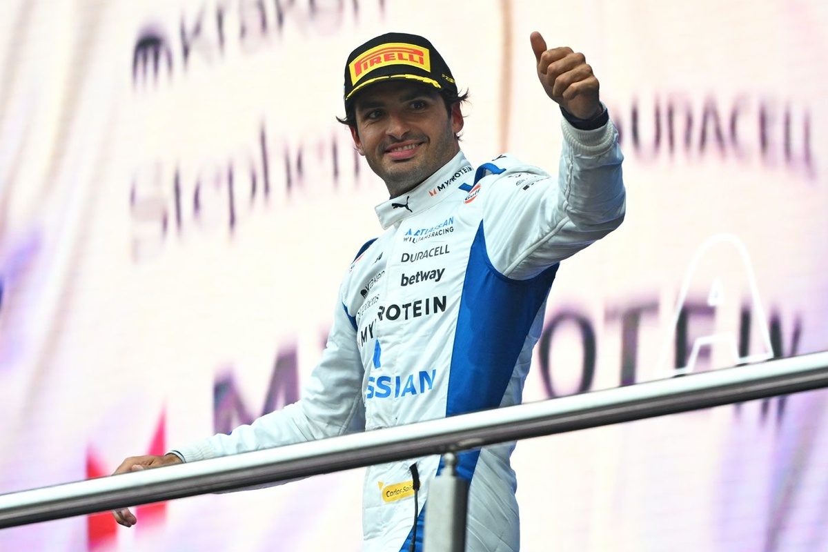 James Vowles cools hype after landmark Carlos Sainz podium: 