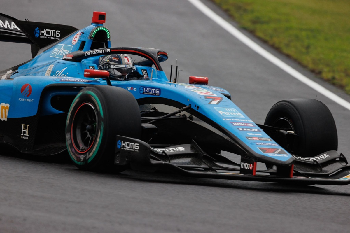 漢は黙ってスリックタイヤ。小林可夢偉、ウエットレースで勝ちに行く