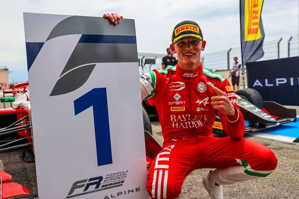 Freddie Slater, Prema