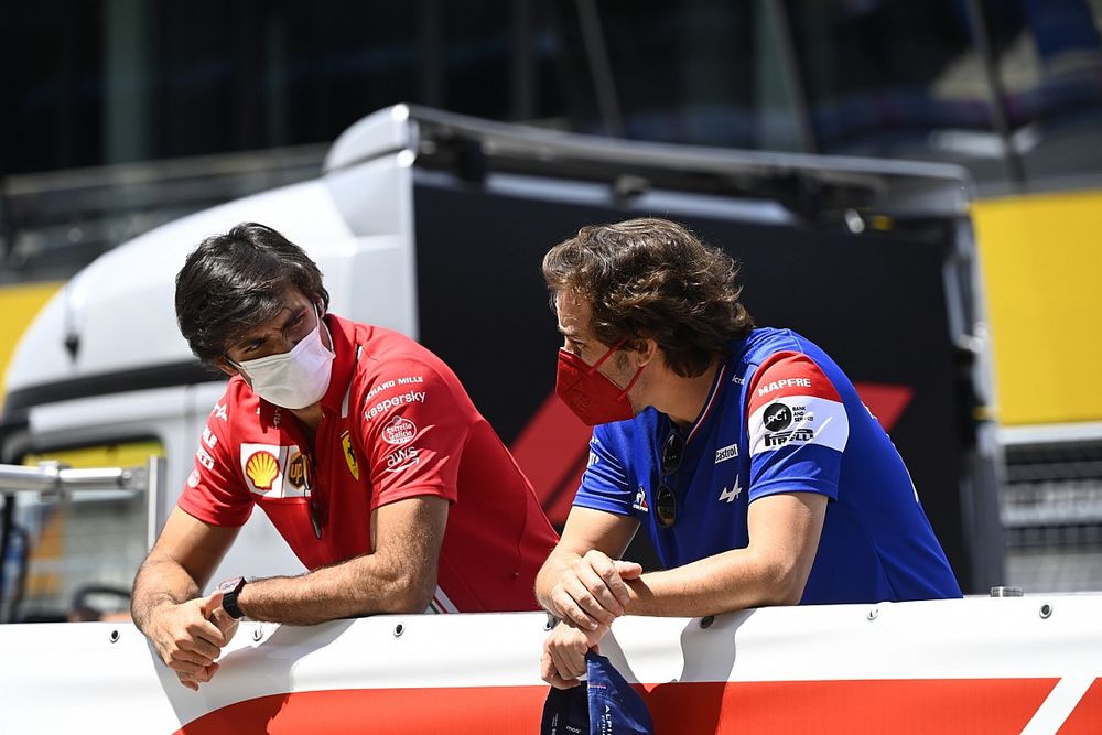 Carlos Sainz Jr., Ferrari, Fernando Alonso, Alpine F1, en el desfile de pilotos