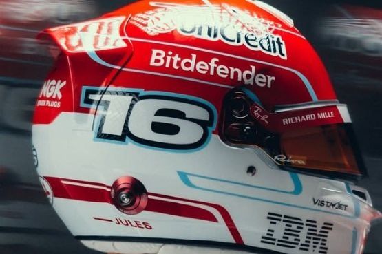 Casco de Charles Leclerc