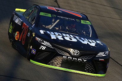 Truex começa fase final com vitória em Chicagoland