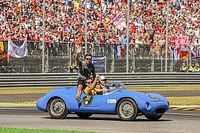 "Karma" y "la FIA tom&aacute;ndose una Heineken": el pique de Alonso y Palmer en Monza