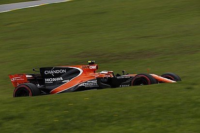 Pirelli'nin Interlagos'taki lastik testi güvenlik endişesiyle iptal edildi!