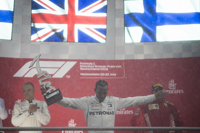 Hamilton: bibliai vihar és nevetségesen gyors Ferrari a Német Nagydíjon