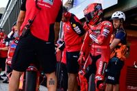 La vida dentro del box de Ducati durante la sprint de MotoGP en Misano