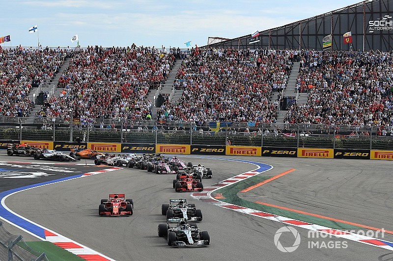 Vettel vindt teamorder van Mercedes 'volkomen logisch'