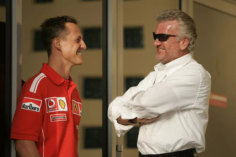 Michael Schumacher, Ferrari habla con el manager Willi Weber