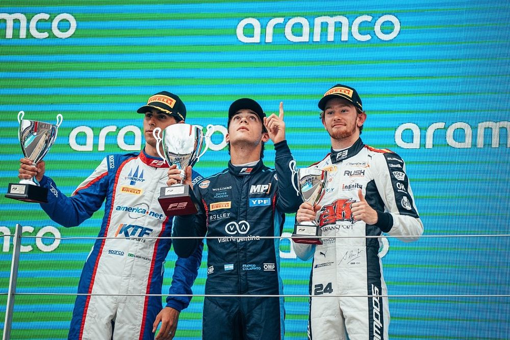 Podio: segundo lugar, Gabriel Bortoleto, Trident, ganador Colapinto Silverstone, MP Motorsport, tercer lugar Christian Mansell, Campos Racing