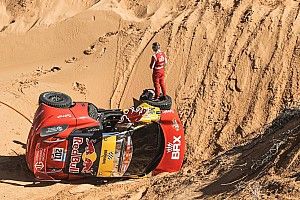 Galer&iacute;a: las impactantes im&aacute;genes del vuelco de Loeb en el Dakar 2023