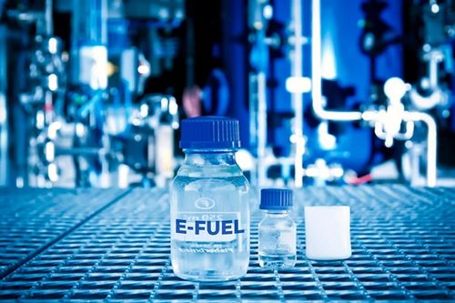 F1: Custo dos combust&iacute;veis sustent&aacute;veis para 2026 deixa equipes em alerta; entenda