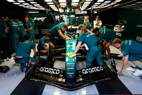 F1: Cowell explica reorganização da Aston Martin para maior eficiência da equipe