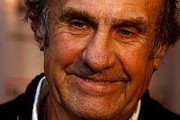 Carlos Reutemann, ex piloto de F1, ya tiene el alta médica