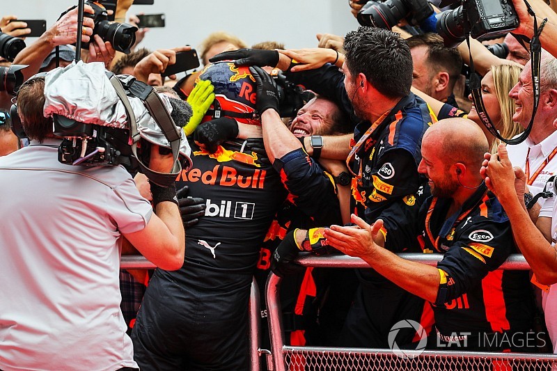 f1-malaysian-gp-2017-race-winner-max-verstappen-red-bull-racing-celebrates-in-parc-ferme-5743124.jpg