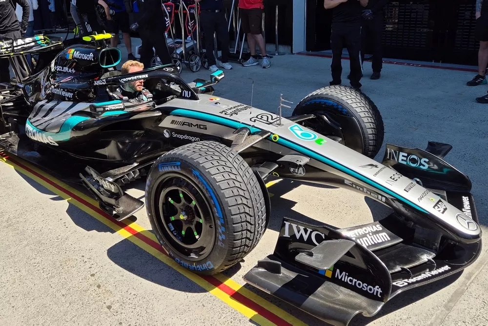 Mercedes tech detail