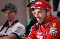Dovizioso: "M&aacute;rquez pensar&aacute; en el t&iacute;tulo, pero perder estos duelos escuece"