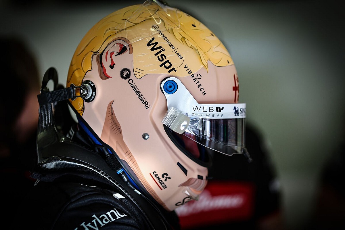 海外購入　F1 THE MOVIE エフワンザムービー　ヘルメットフィギュア 海外限定 F1 THE MOVIE エフワン ザ ムービー ヘルメット