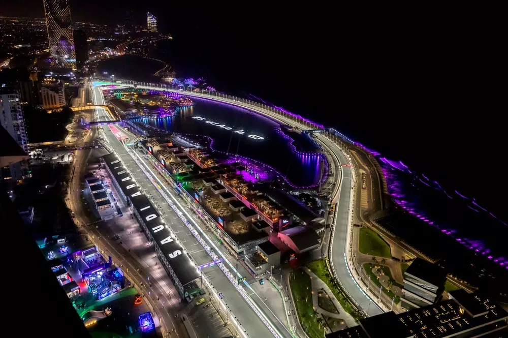 Vista del circuito de noche