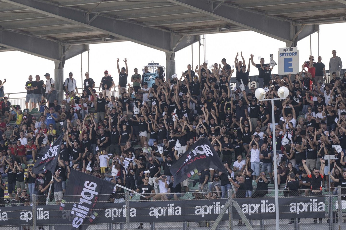MotoGP | Per il GP di San Marino a Misano torna la tribuna Aprilia