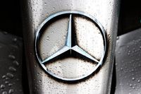 Red Bull accuse Mercedes d'alimenter les rumeurs sur sa sup&eacute;riorit&eacute; moteur