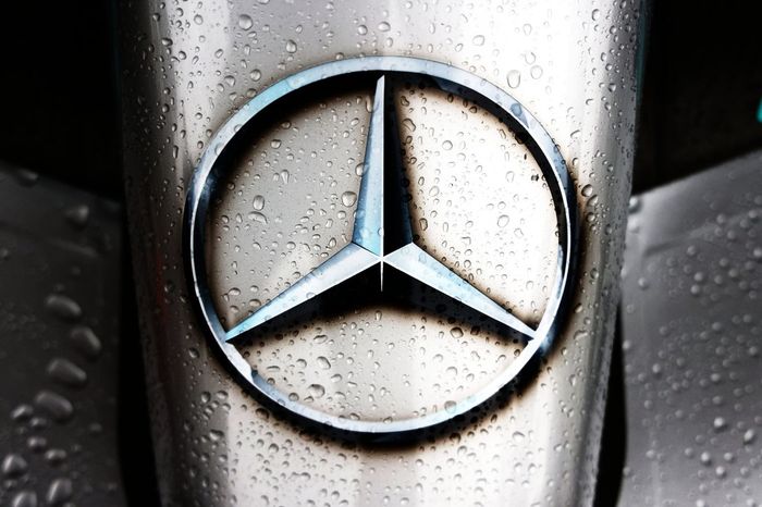 Red Bull accuse Mercedes d'alimenter les rumeurs sur sa sup&eacute;riorit&eacute; moteur