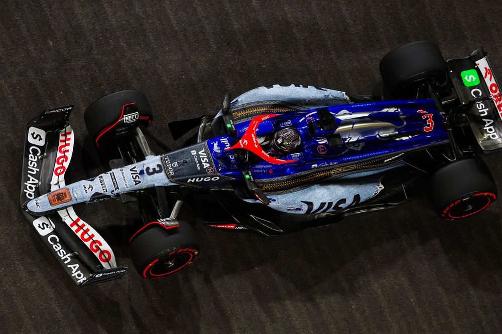 spark スパーク　RB10 ダニエルリカルド　レッドブル ケース付き spark スパーク RB10 ダニエルリカルド レッドブル ケース付き