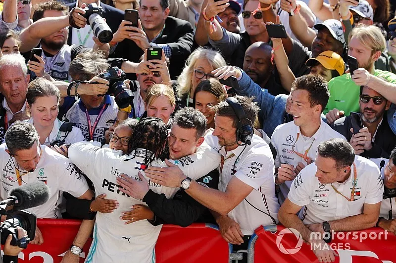 Lewis Hamilton, Mercedes AMG F1 viert zijn zesde wereldtitel