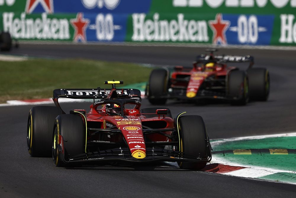 Carlos Sainz, Ferrari SF-23, Charles Leclerc, Ferrari SF-23