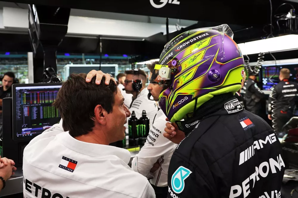 Lewis Hamilton, Mercedes-AMG, avec Toto Wolff, Team Principal Mercedes-AMG