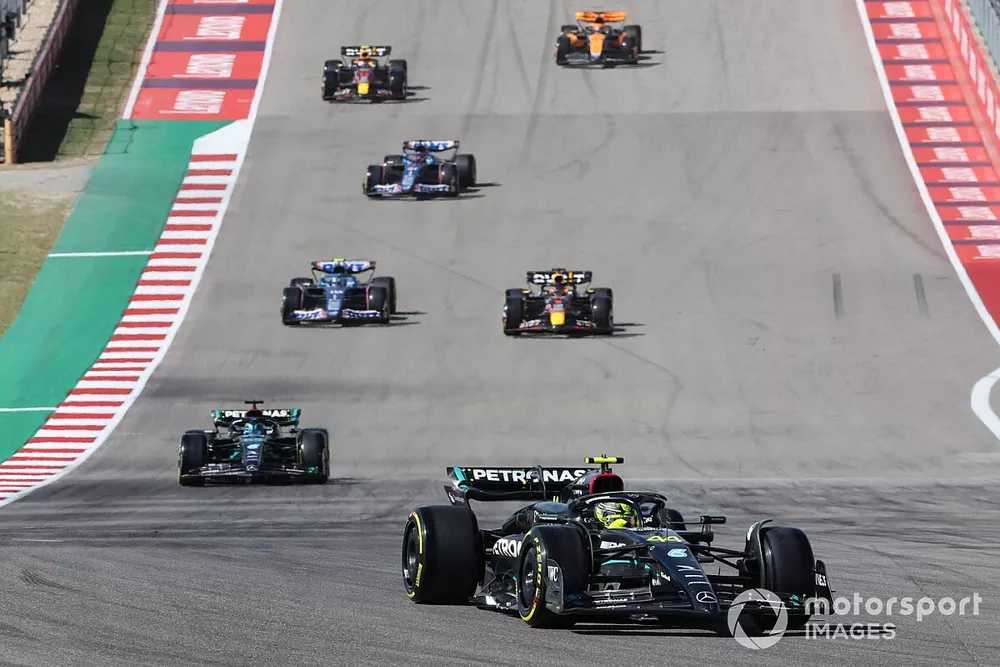 Lewis Hamilton, Mercedes F1 W14, George Russell, Mercedes F1 W14, Max Verstappen, Red Bull Racing RB19, Pierre Gasly, Alpine A523