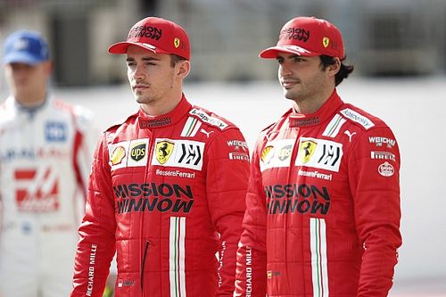 Leclerc já vê ambiente melhor na Ferrari com Sainz após saída de Vettel