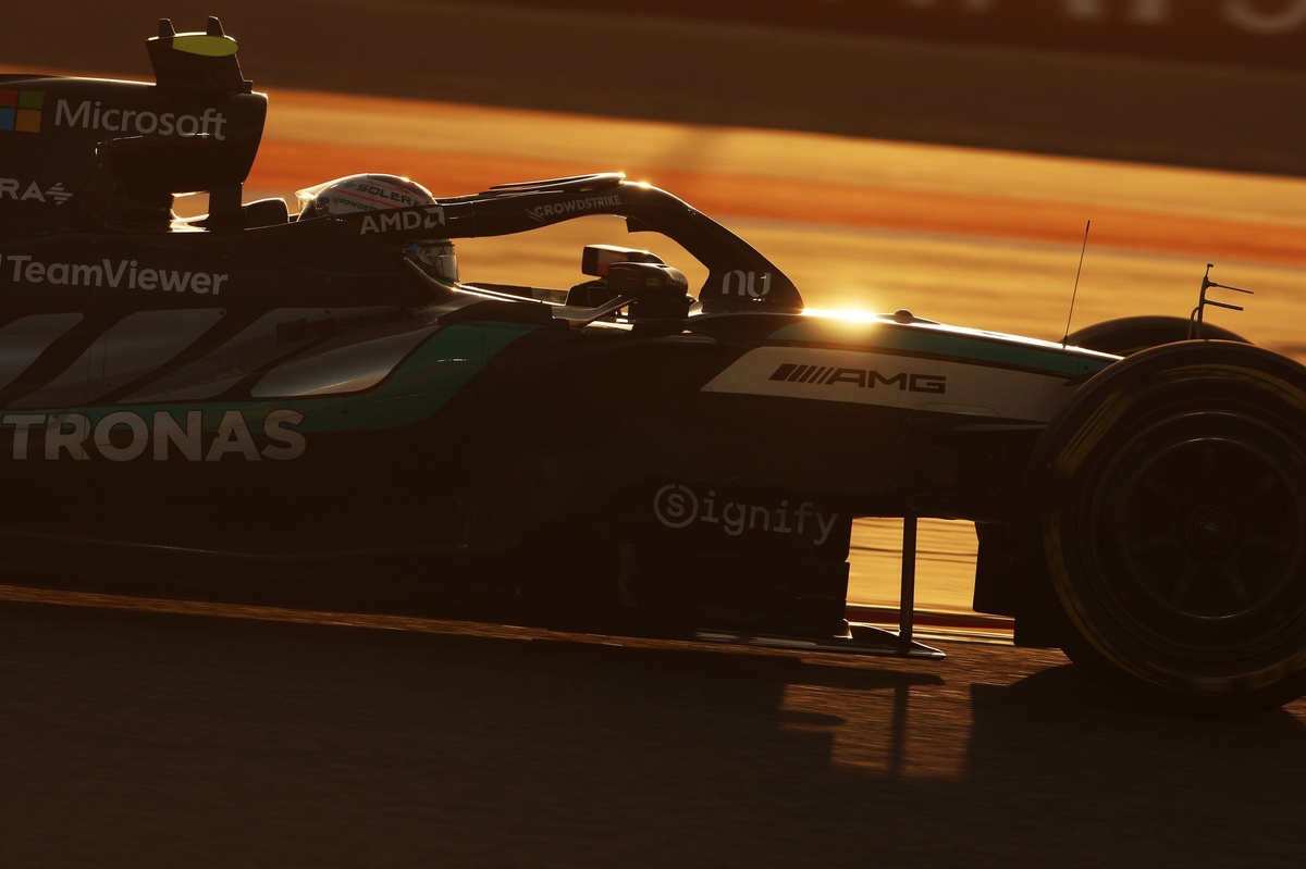 Antonelli lidera, Verstappen com mais voltas: Resultado do quinto dia de testes da F1 no Bahrein