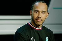 Hamilton faz apelo por imparcialidade e diversidade entre comiss&aacute;rios da F1
