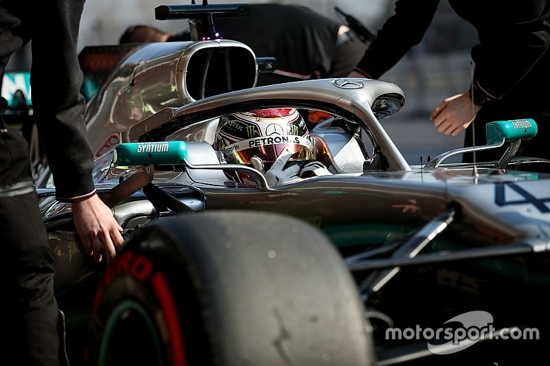 Hamilton attól tart, a Mercedes