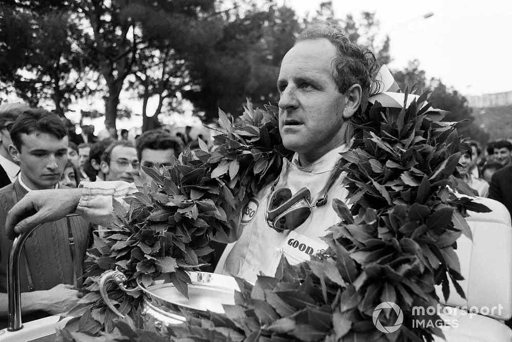 Le vainqueur Denny Hulme, Lotus