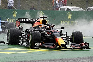 F1公式インスタの投稿で、フェルスタッペン車のダメージが明らか