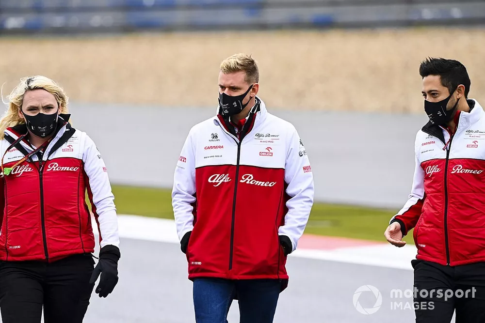 Mick Schumacher, Alfa Romeo walks the track