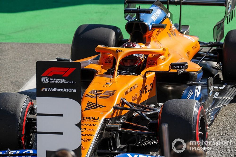 Tercer puesto Carlos Sainz Jr., McLaren MCL35 en Parc Ferme 