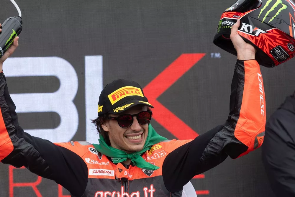 Podium: Race winner Nicolo Bulega, Aruba.It Racing - Ducati