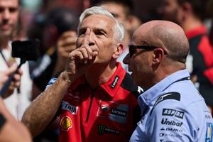 伊メーカーのエースになっても、ムジェロのファンはマルケス憎し？　ブーイングにドゥカティマネージャー怒り