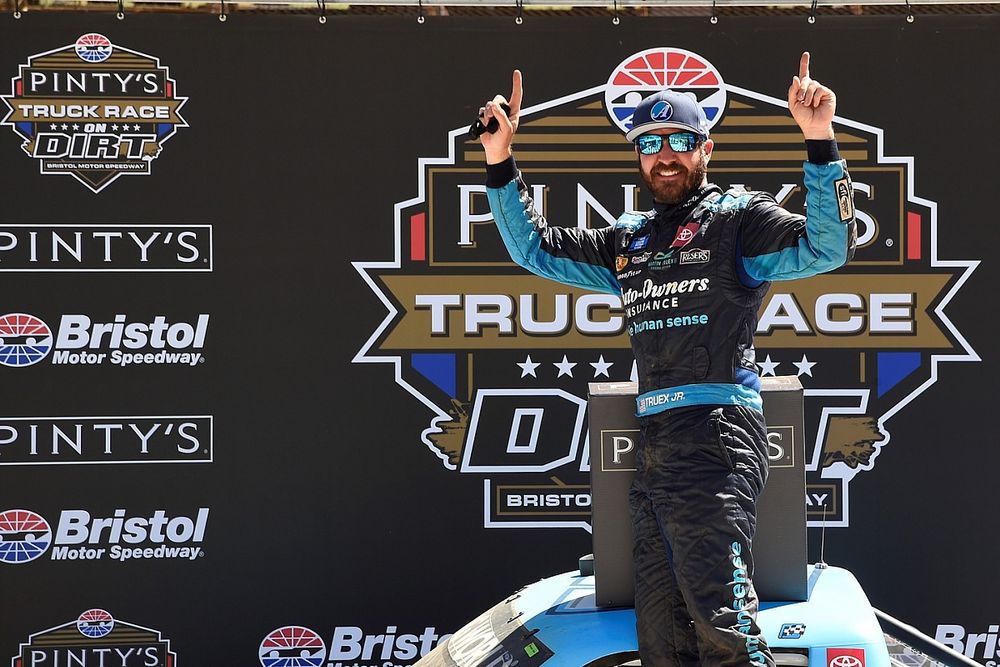 Race winner Martin Truex Jr., Kyle Busch Motorsports, Toyota Tundra Auto-Owners Insurance
