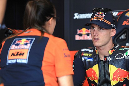 Pol Espargaro trasferito all'ospedale di Brno per accertamenti dopo l'incidente nel Warm-Up