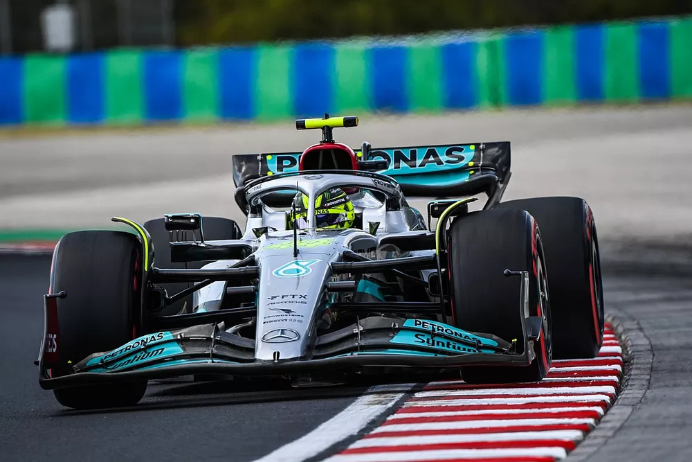 Lewis Hamilton, Mercedes W13