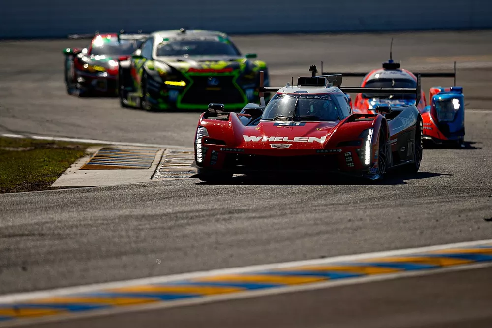 #31 Action Express Racing Cadillac V-Series.R: Pipo Derani, Jack Aitken, Tom Blomqvist