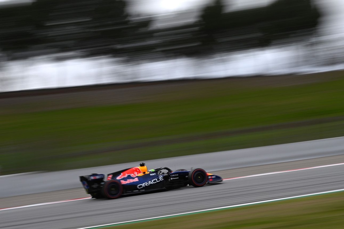 Un drapeau rouge pour Verstappen et la pluie perturbent les essais de Ferrari et Red Bull