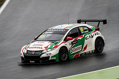Guerrieri protagonizó el momento del año en el WTCC