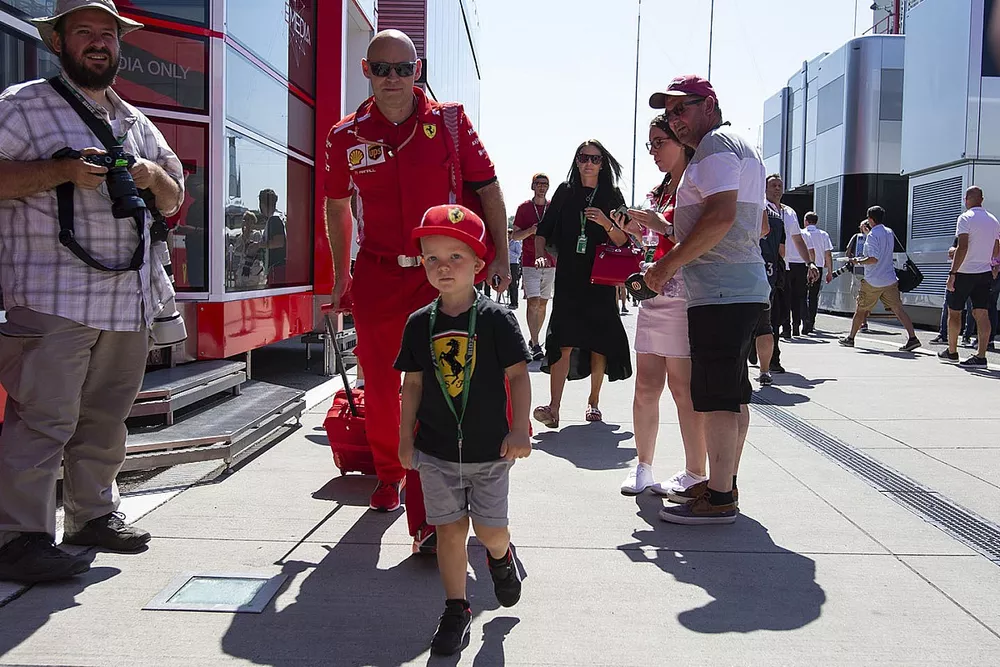 Kimi Raikkonen'in oğlu Robin Raikkonen ve antrenman koçu Mark Arnall