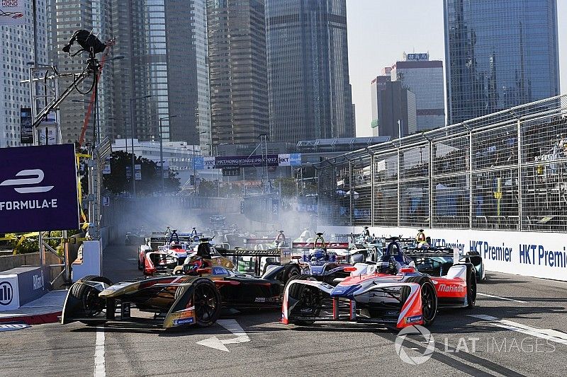 Jean-Eric Vergne, Techeetah, leads Nick Heidfeld, Mahindra Racing, at the start of the race