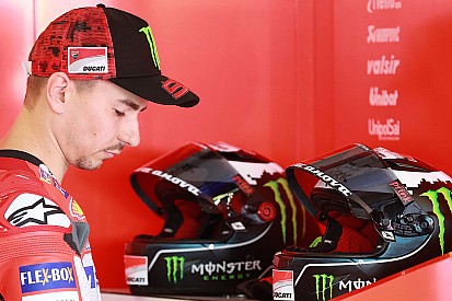 Ducati confirma que Lorenzo no correrá en Australia